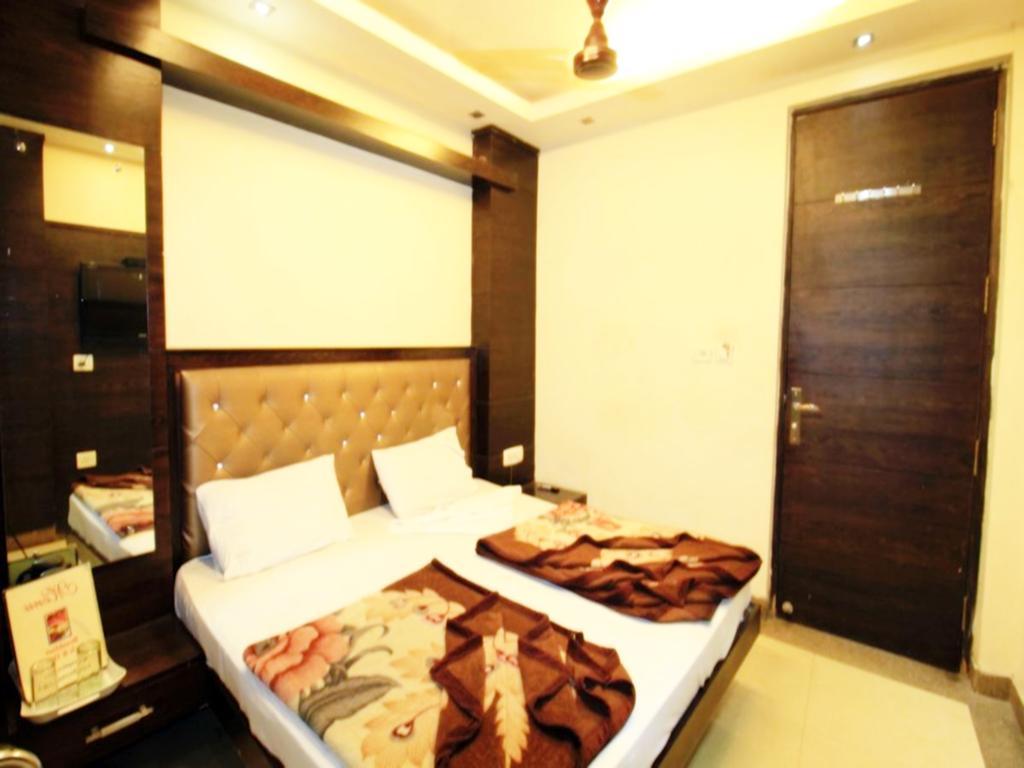 โอโย 13252 โฮเต็ล แชนเดอร์ พาเลซ Hotel นิวเดลี ภายนอก รูปภาพ